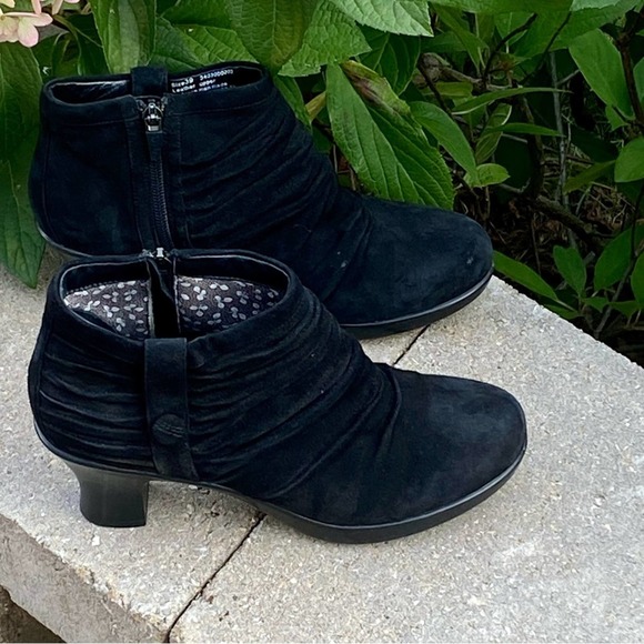 Dansko Shoes - Dansko Black Suede Buffy Ankle Boots Women’s Size 39 or 8.5 / 9 Equivalent